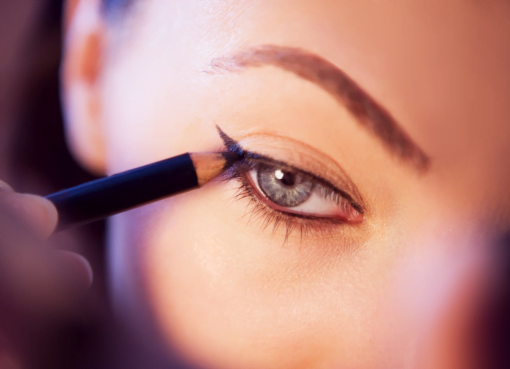 مكياج طبيعي للنهار: 5 خطوات للحصول على إطلالة مشرقة مكياج طبيعي ومشرق للنهار