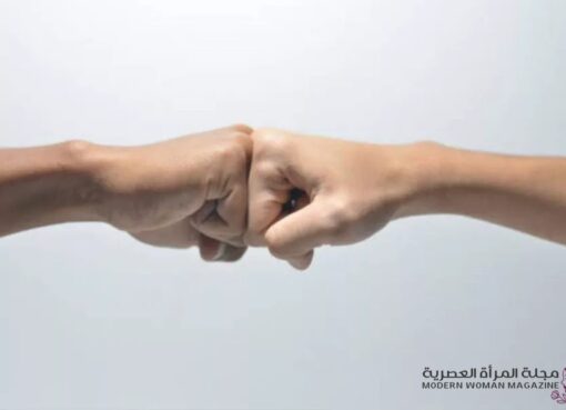 تفسير حلم ضرب شخص اعرفه